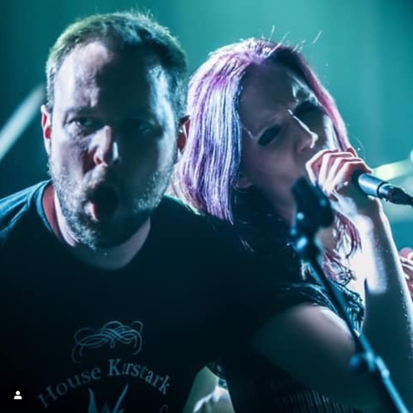 Valérie singing with Jarlaath from Penumbra band